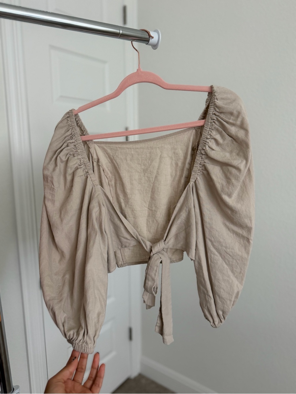 Express Beige Puff-Sleeve Tie-Front Crop Top